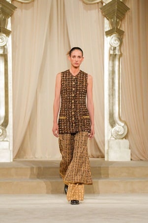 CHANEL هوت كوتور خريف 2025 -26 تسافر إلى اسكتلندا بأعين باريسية